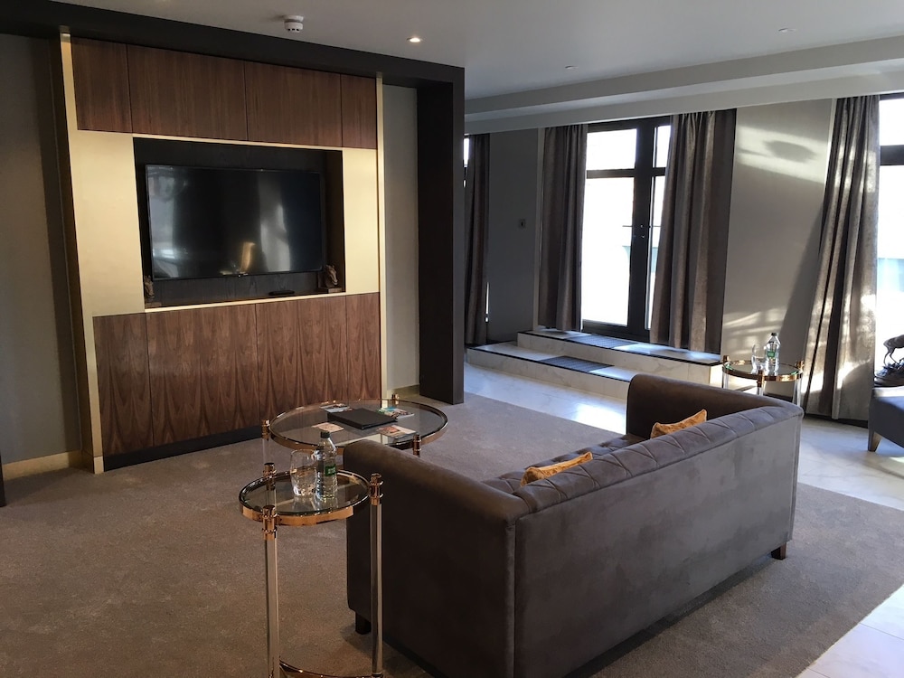 DoubleTree by Hilton Belfast City Ten Square 36/55