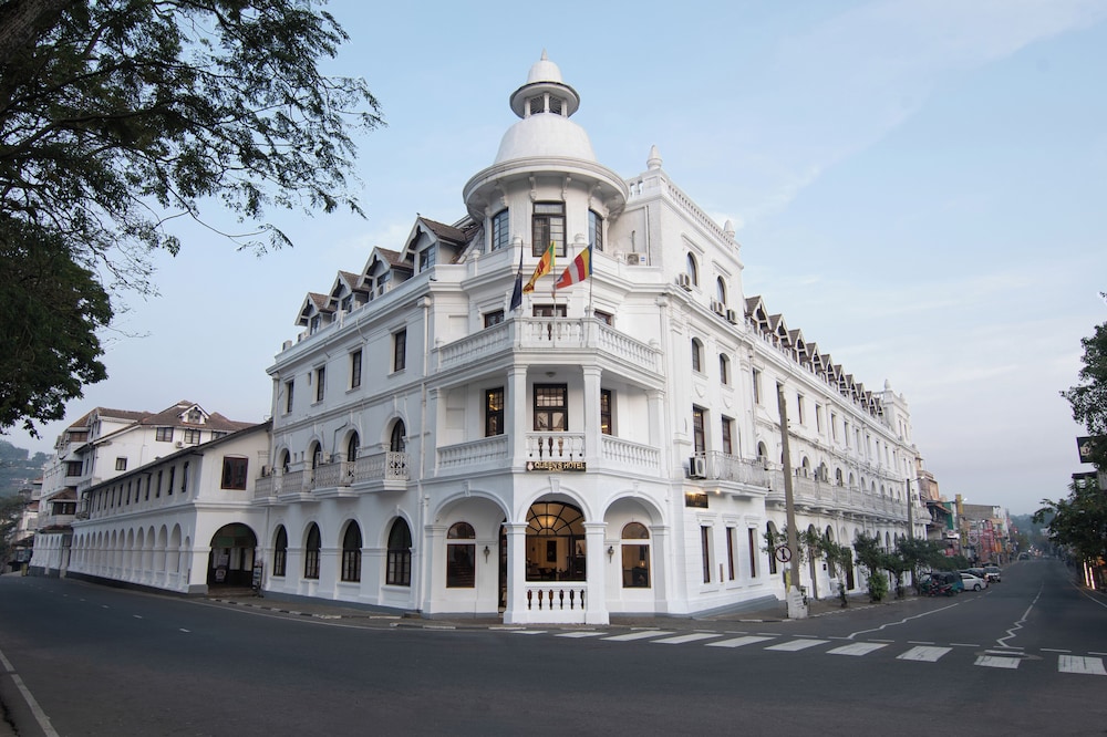 Queens Hotel in KANDY