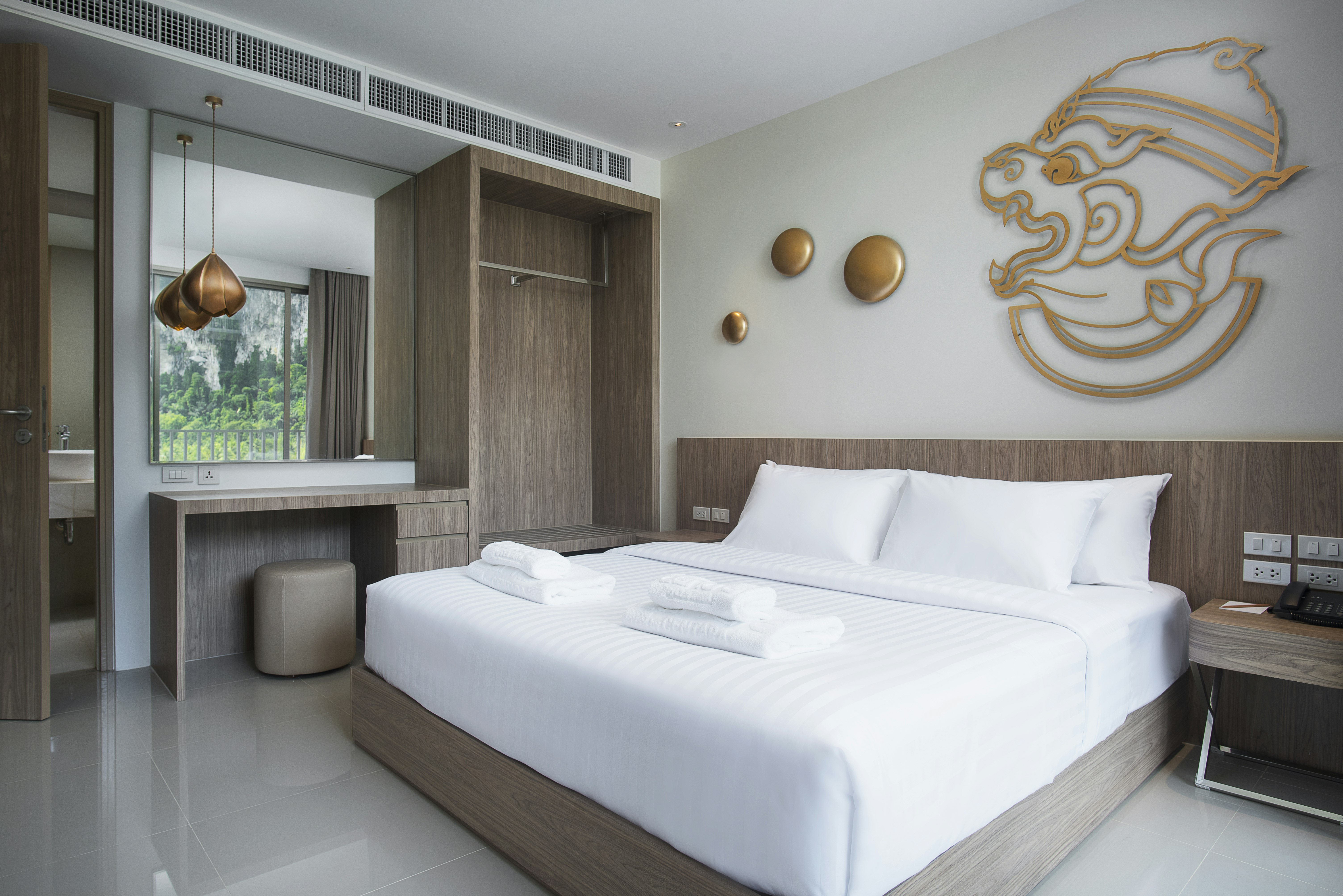 FAMILY, KING BED, POOL VIEW