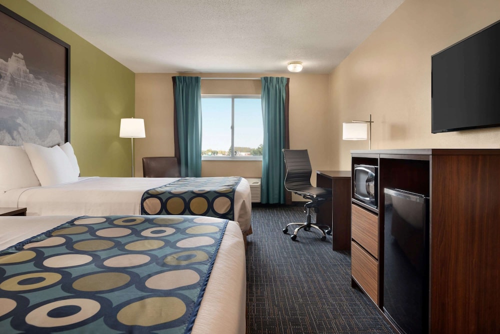 Super 8 by Wyndham Sioux Falls 15/34
