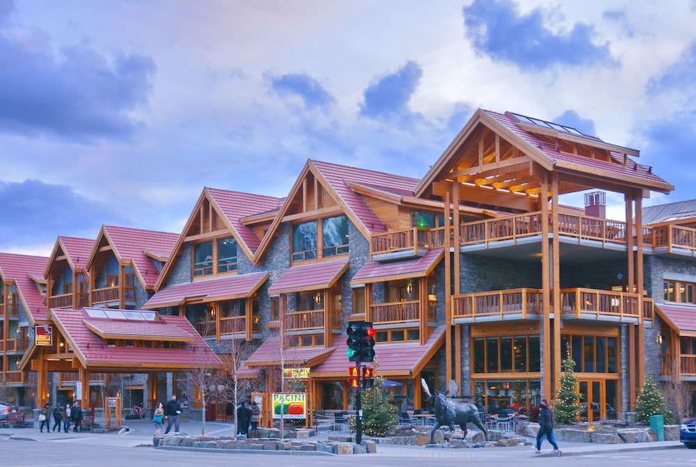 Moose Hotel And Suites 6/66