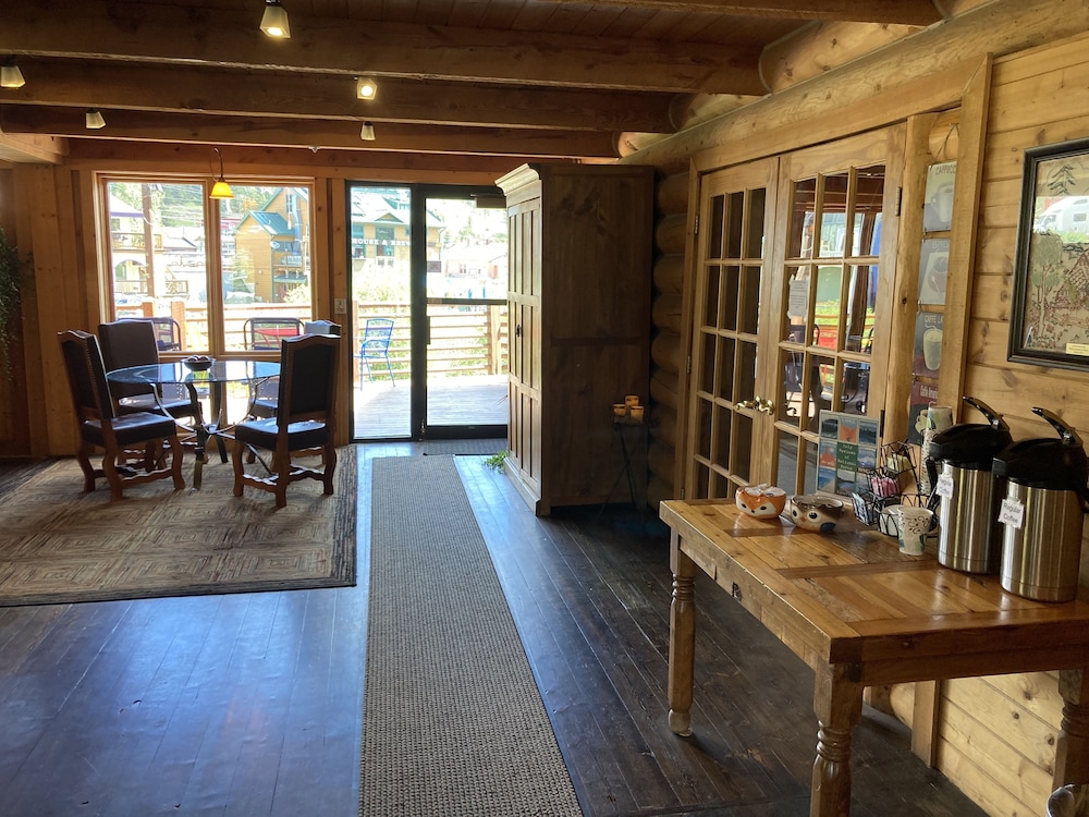 The Boulder Creek Lodge 47/64