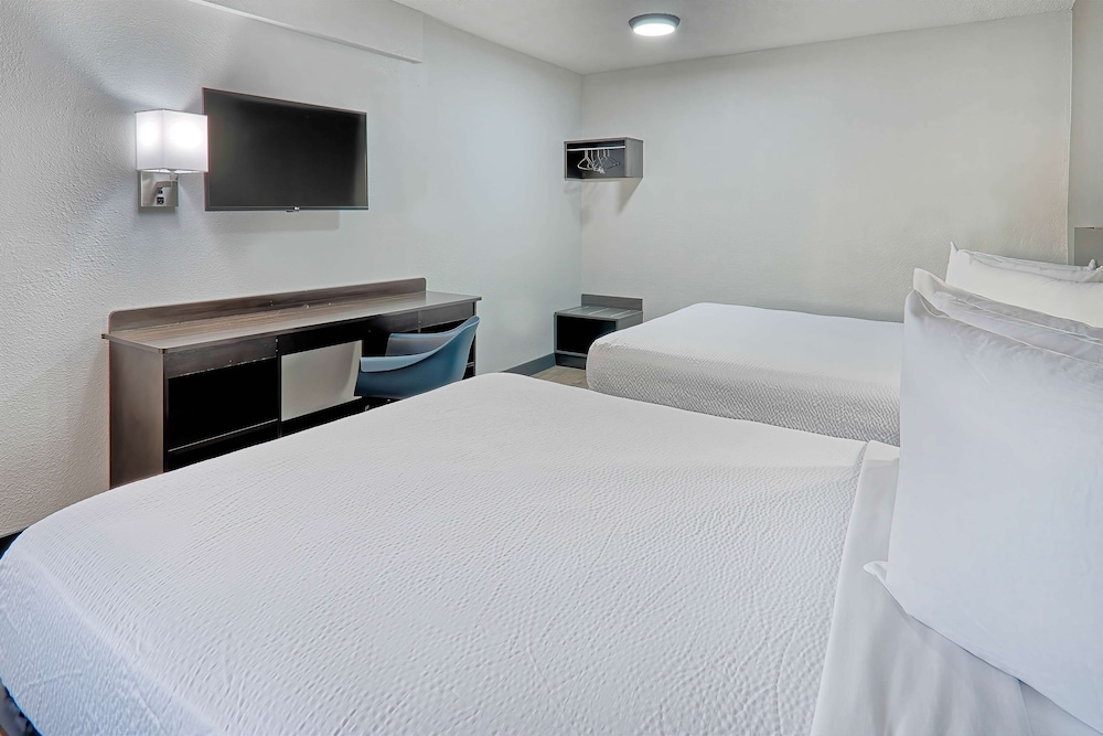 Motel6 Lancaster, CA 32/53