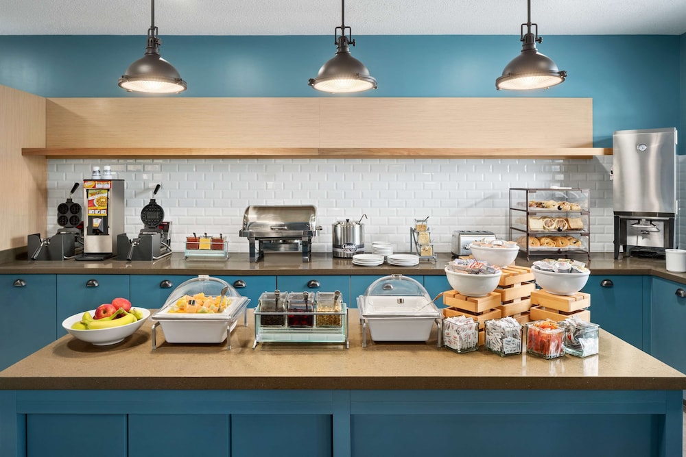 Country Inn & Suites by Radisson, Novi, MI 21/26