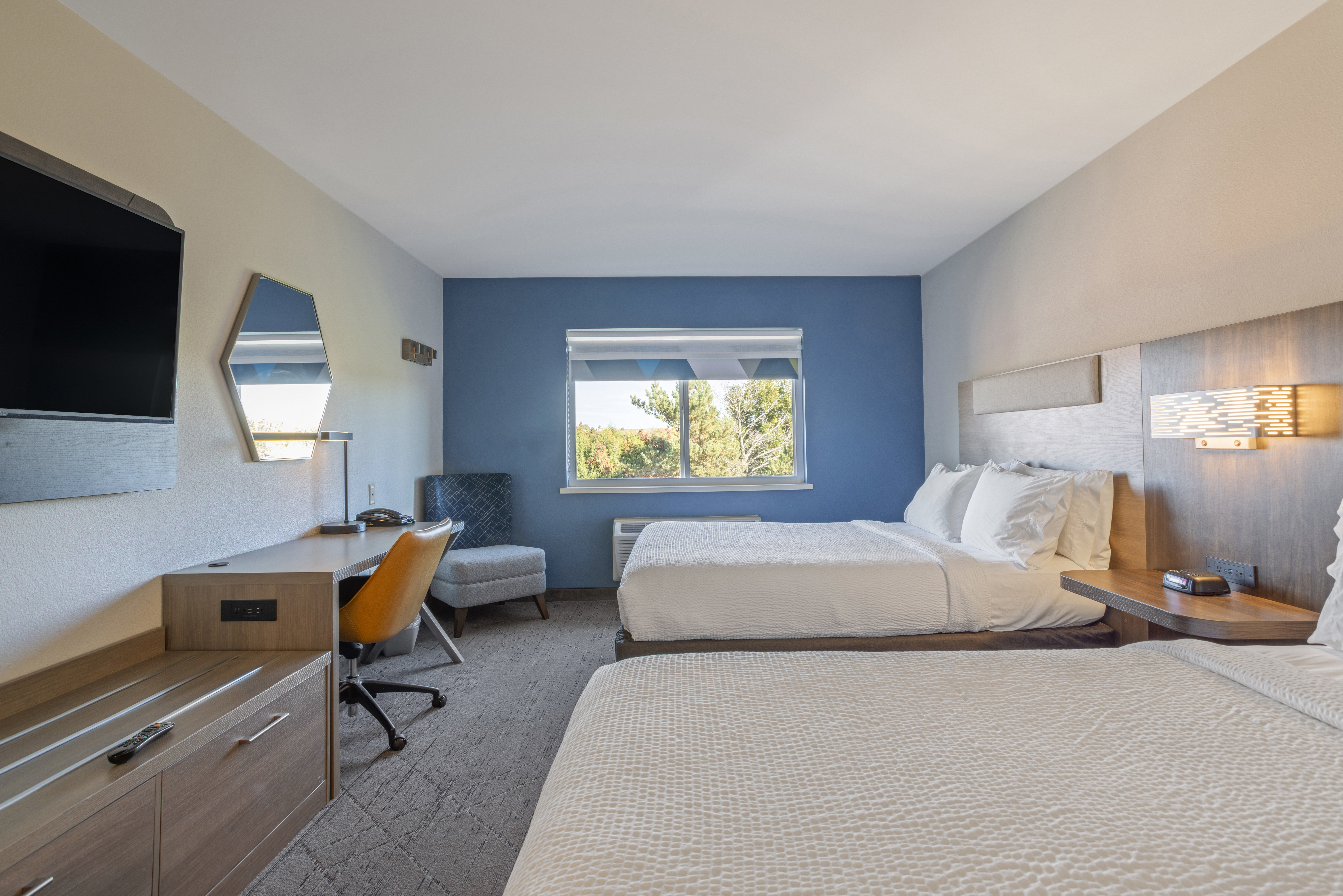 Holiday Inn Express & Suites Torrington 29/78