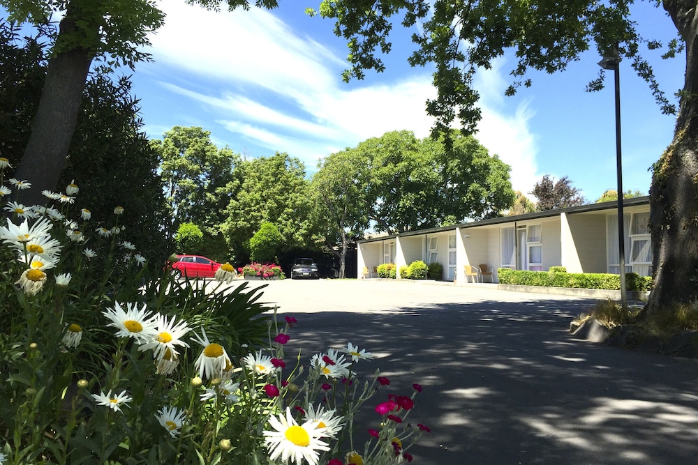 Ashleigh Court Motel 41/50