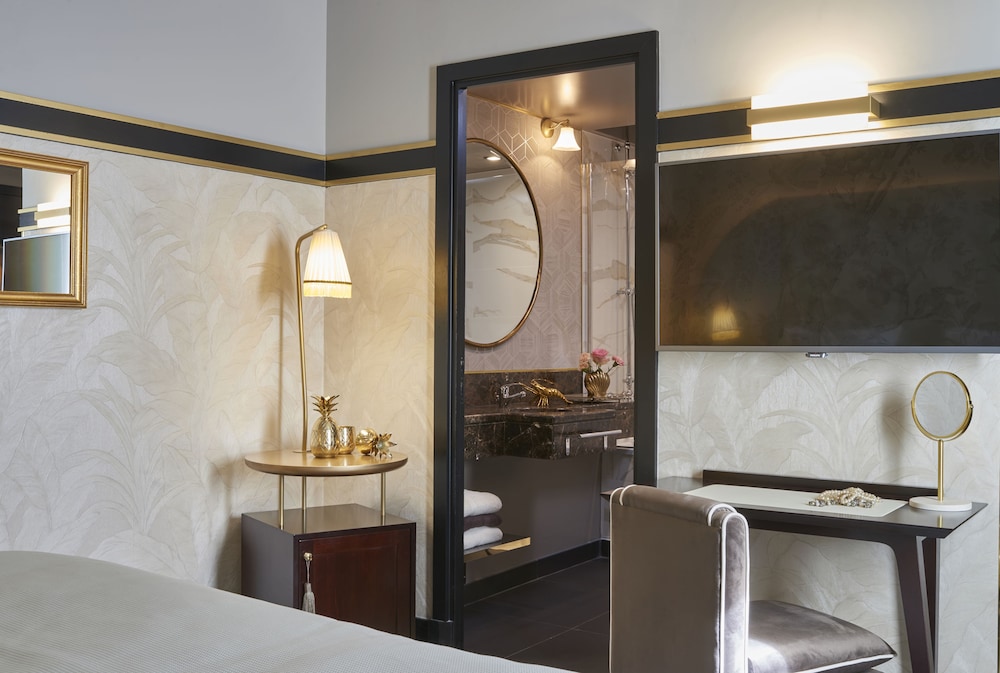 Lobby at Maison Nabis By Happyculture Ex Pavillon de Paris, PARIS