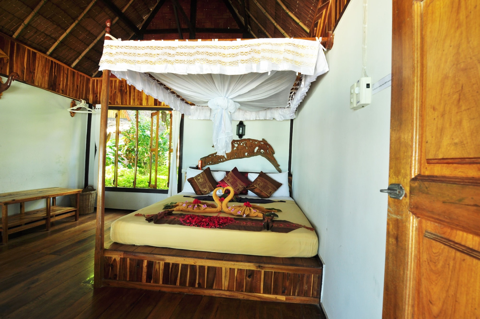 BUNGALOW, WITH FAN, BALCONY