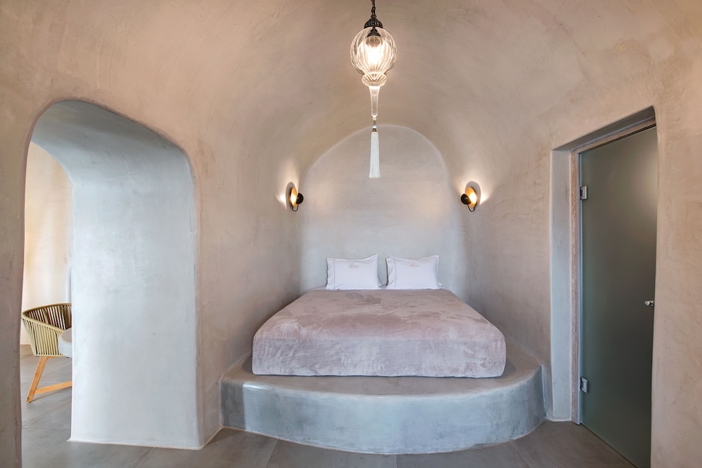 Athina Luxury Suites 28/62
