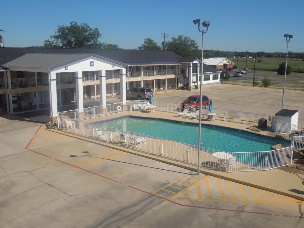 Knights Inn Mineral Wells 27/45