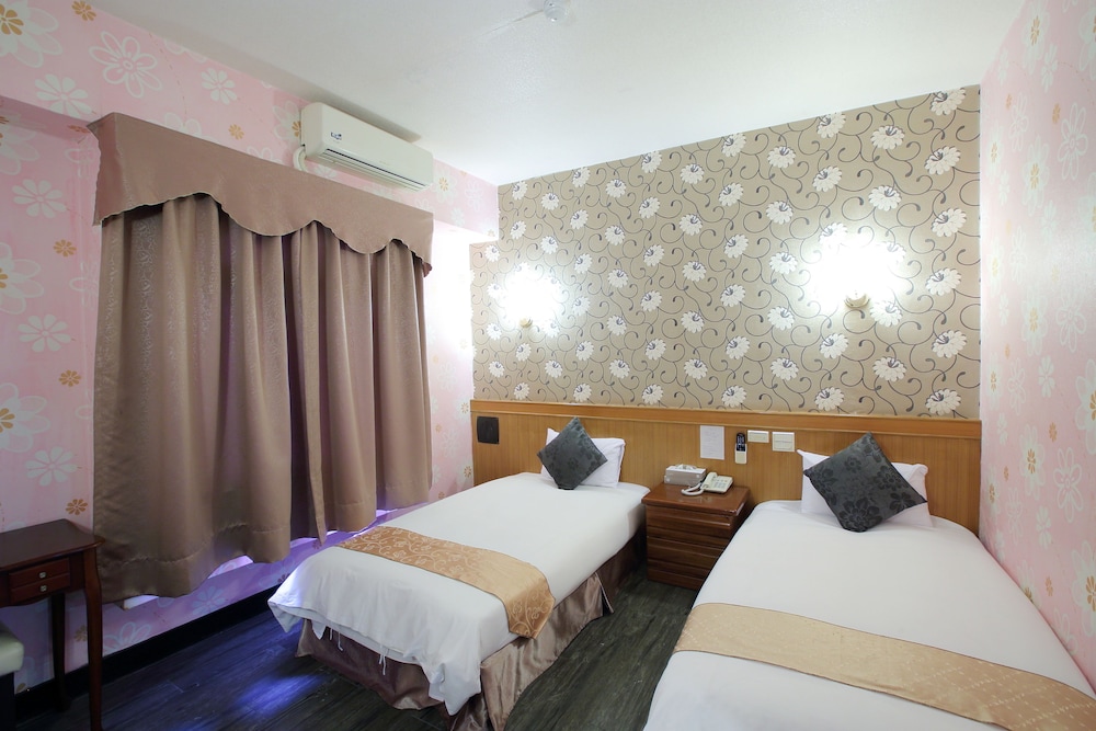 Chiayi Crown Hotel 19/32