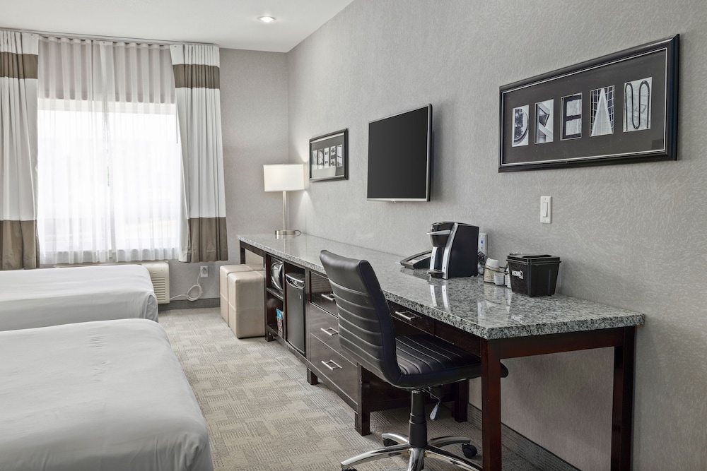Home Inn and Suites Regina Airport 60/68
