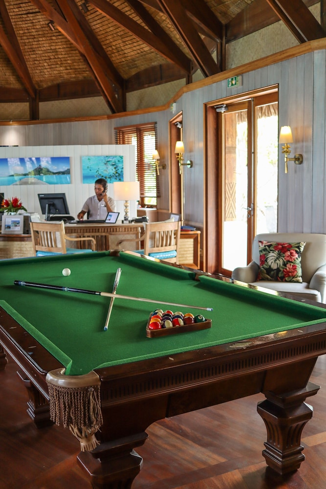The St Regis Bora Bora Resort 38/84
