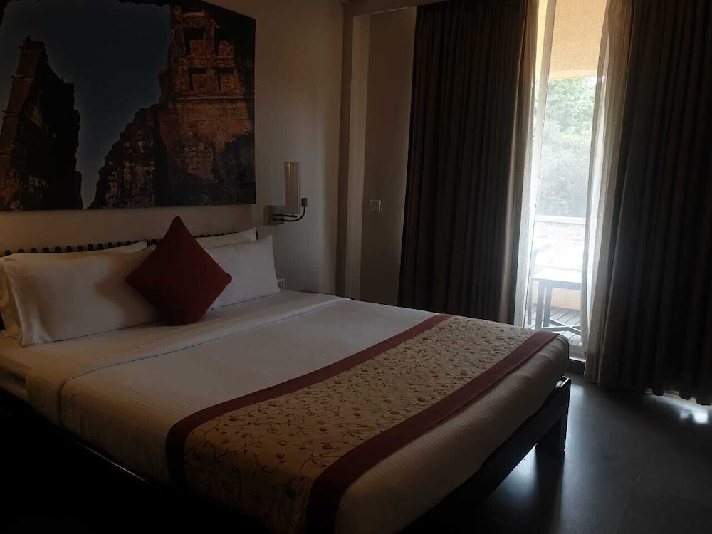 Whispering Palms Beach Resort 17/71