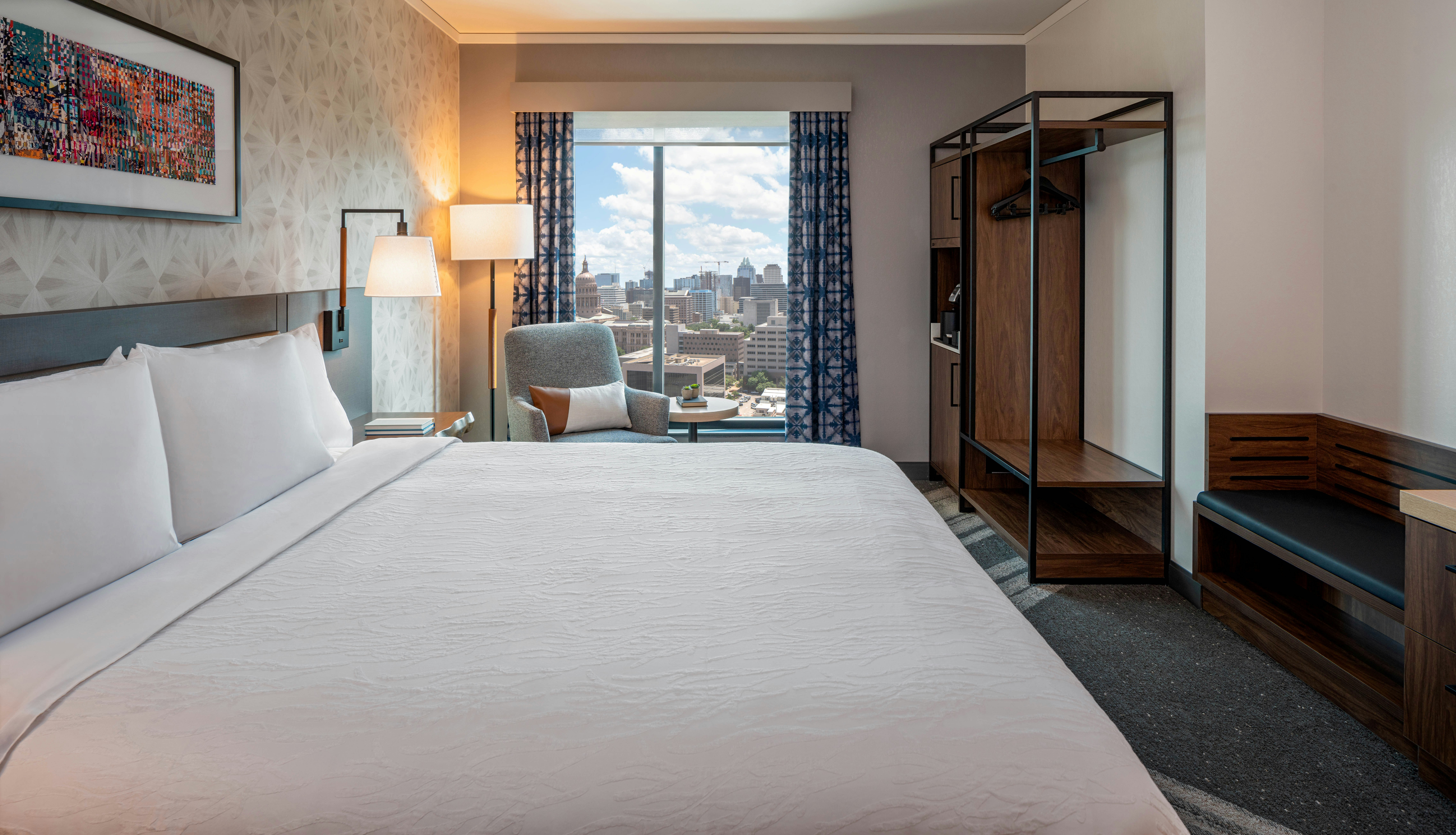 ROOM, KING BED, CAPITOL VIEW