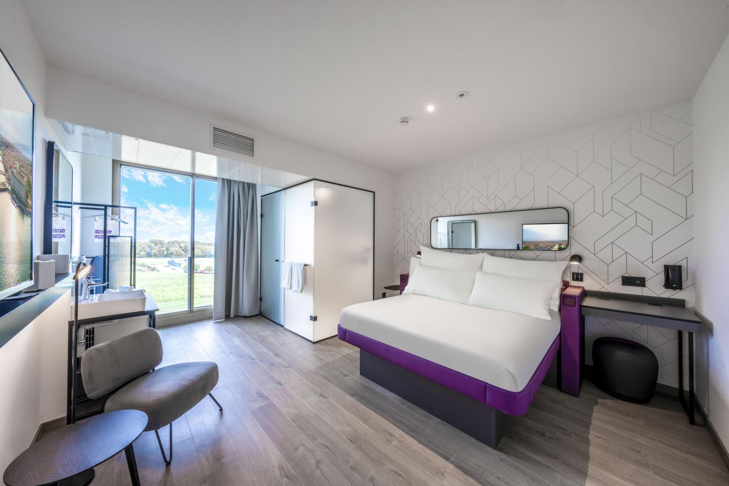 Plus, Premium, King Bed