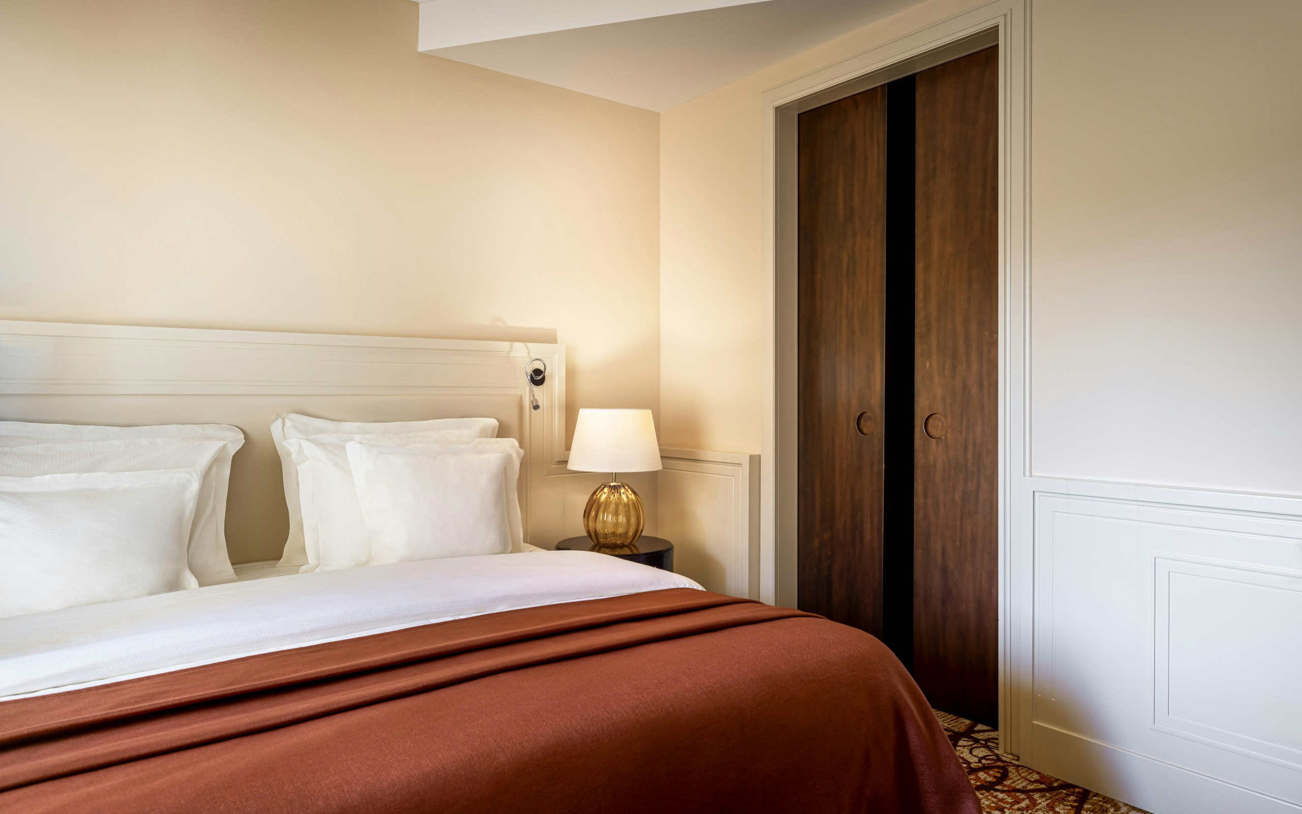 غرفة ديلوكس بسرير مزدوج بإطلالة على البحر بشرفة، Boutique Hotel Alhambra 2/5