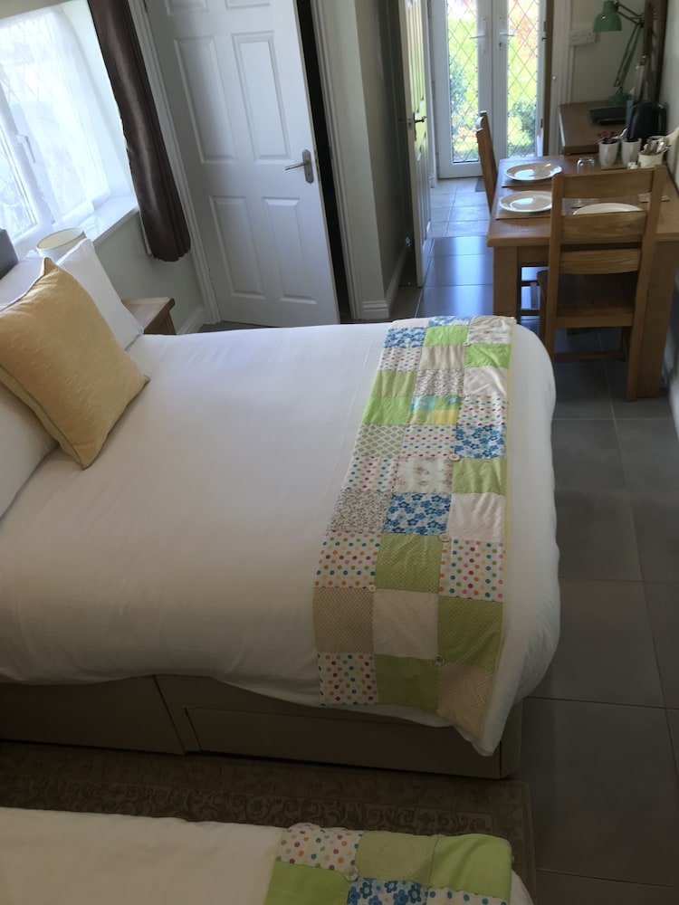 Green Apple Bed And Breakfast 9/35