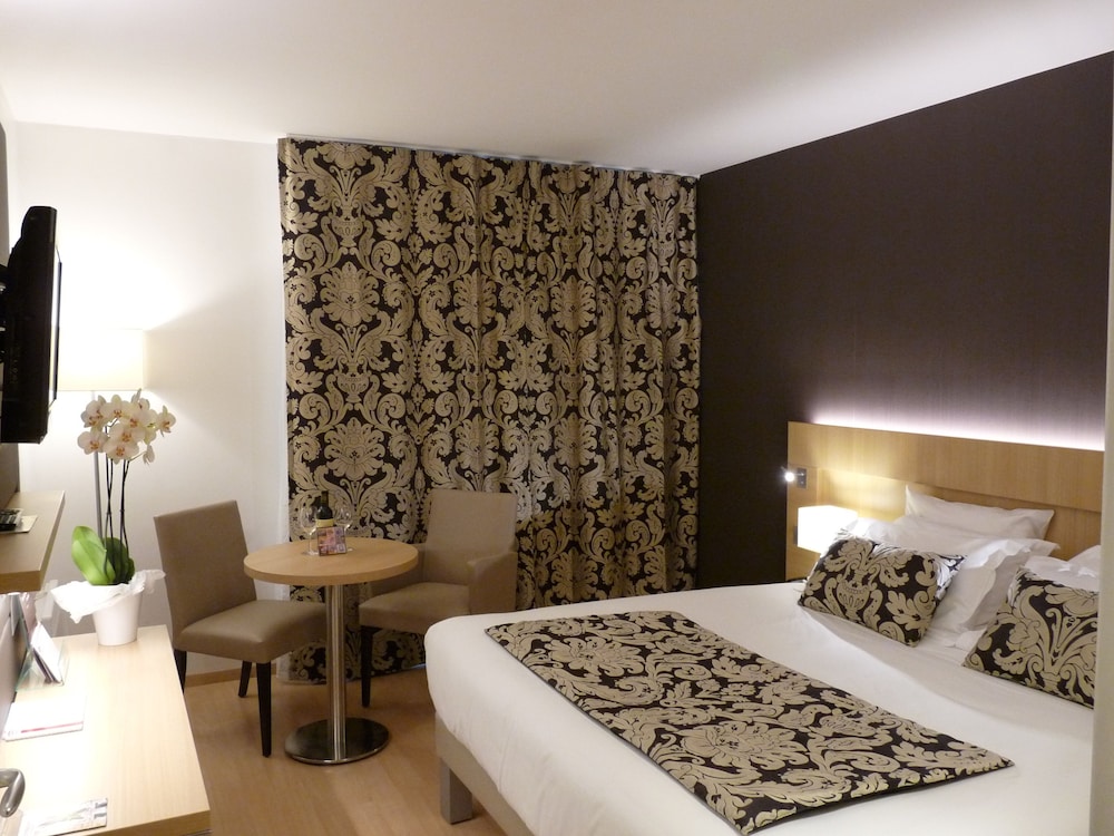 Residhome Paris Massy 11/65
