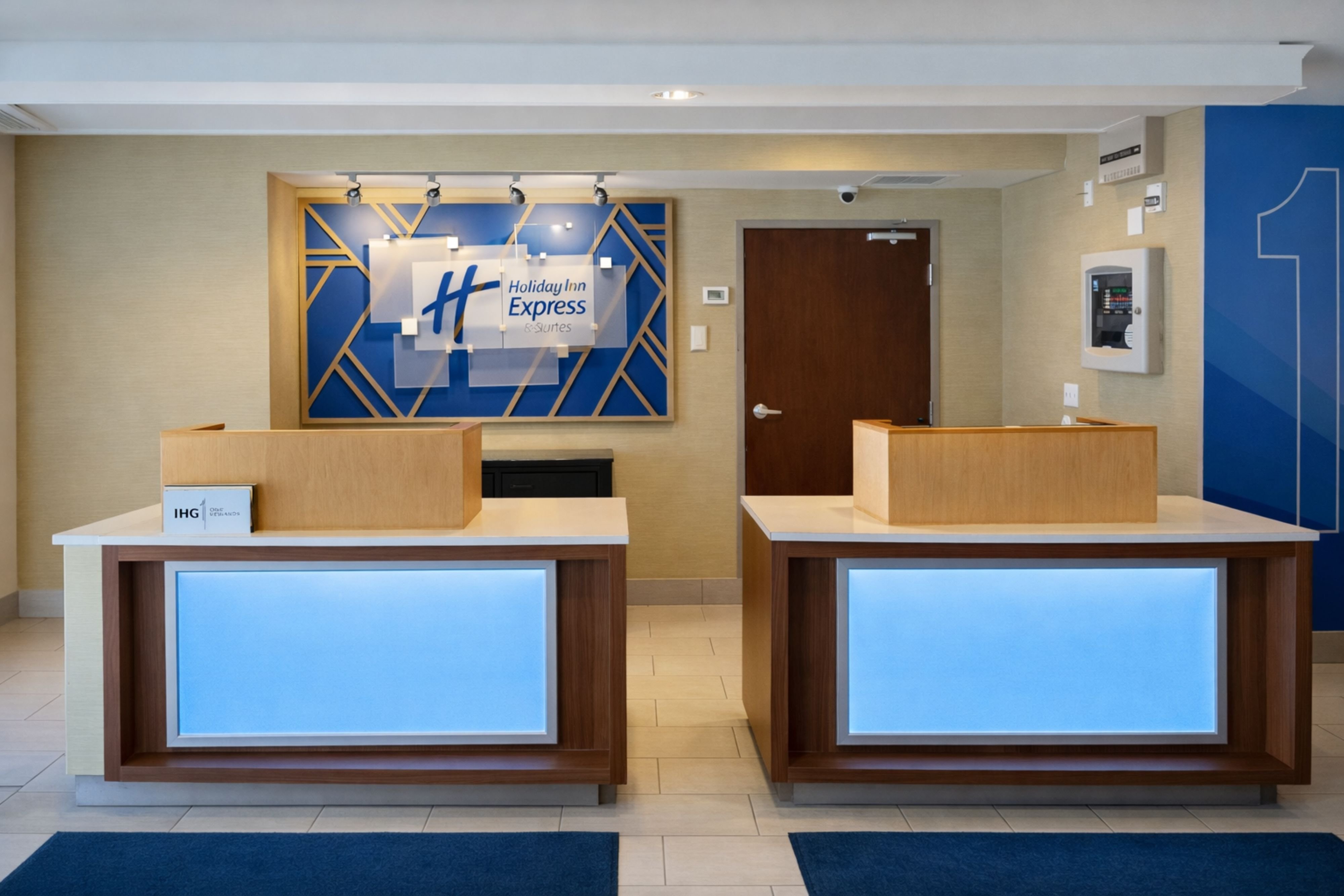 Holiday Inn Express Hotel And Suites St Paul Woodbury 10/79