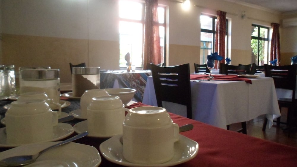 Airport Hotel Maun 15/20