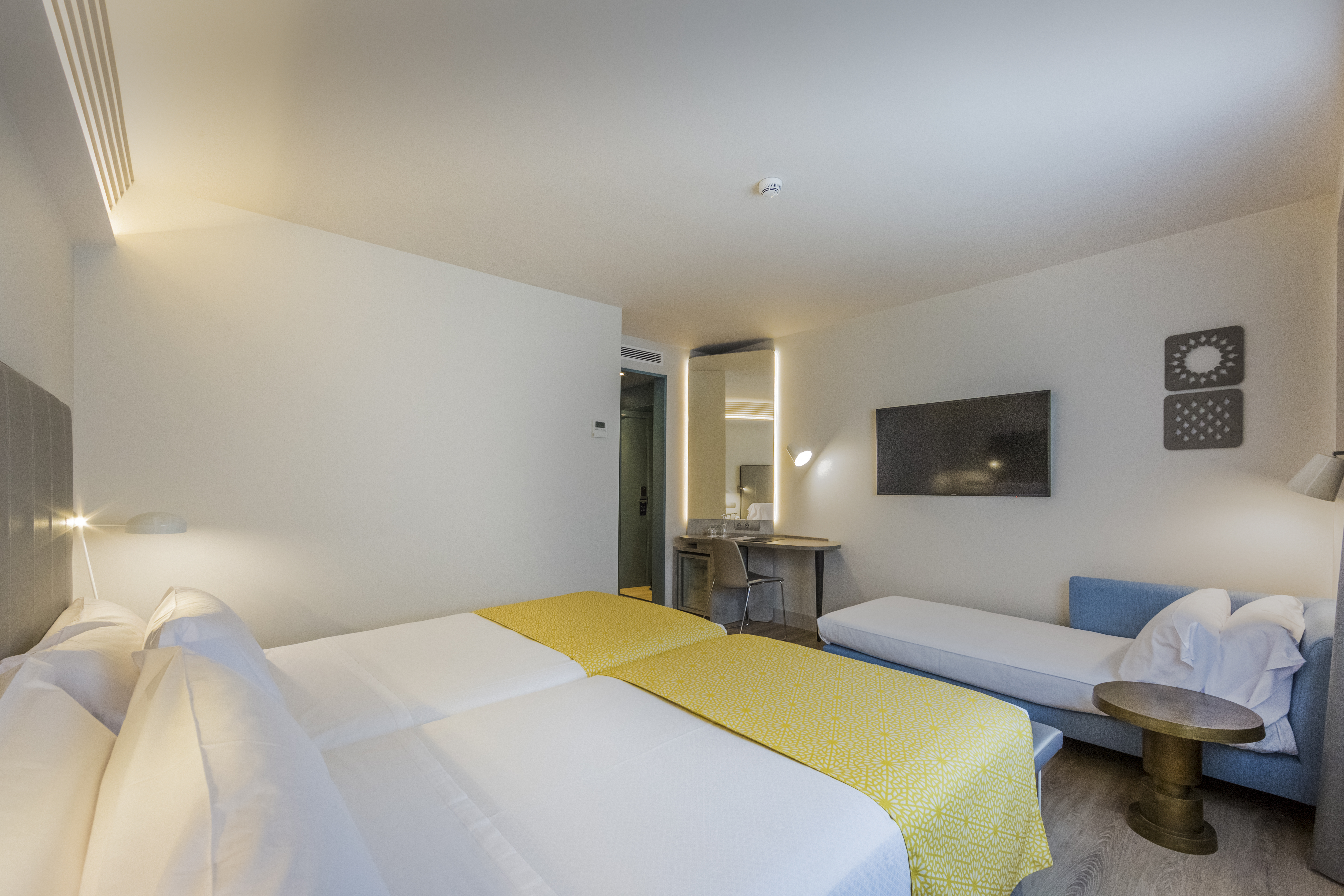 ROOM, TRIPLE