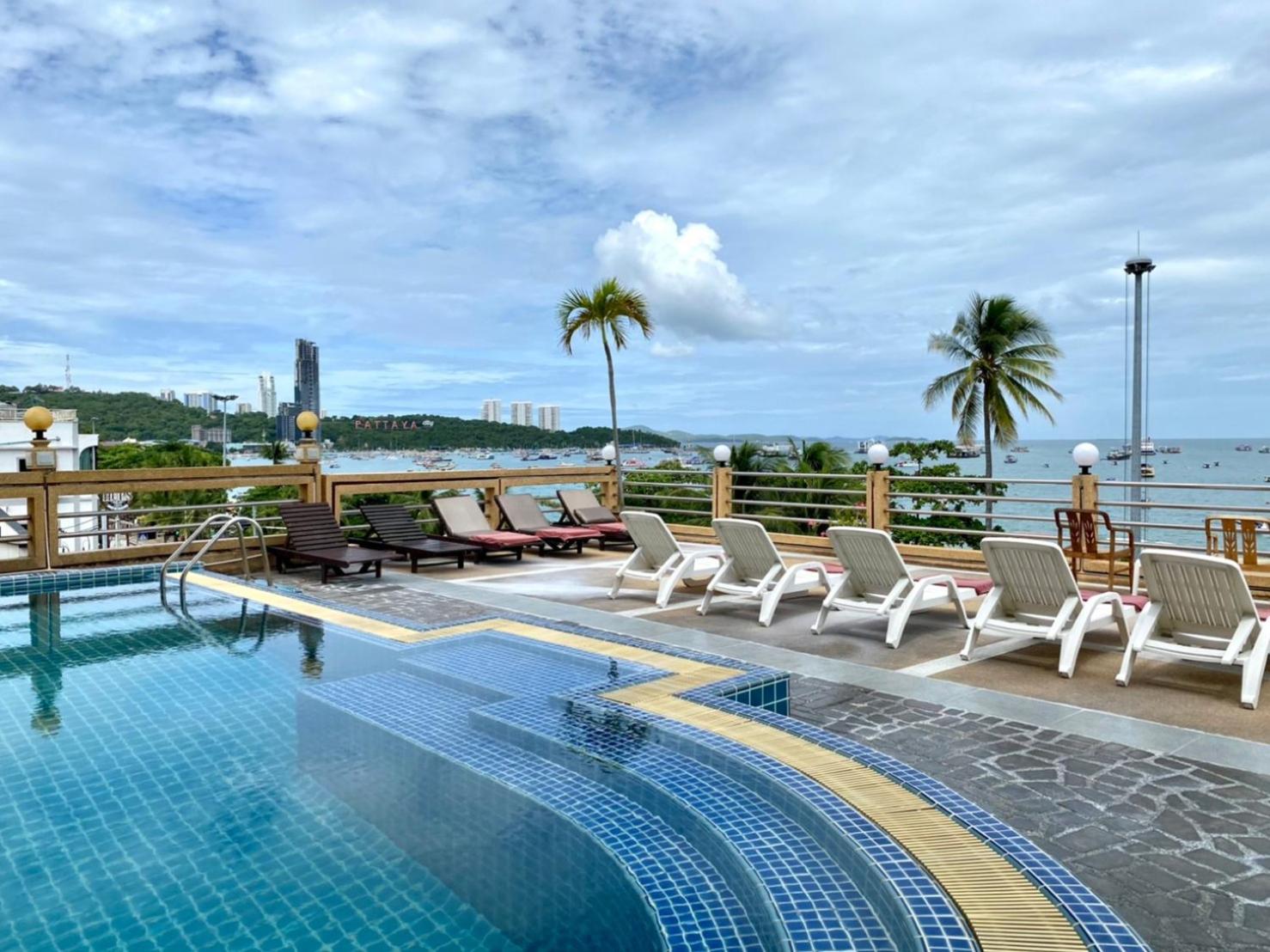 AA Hotel Pattaya 38/42