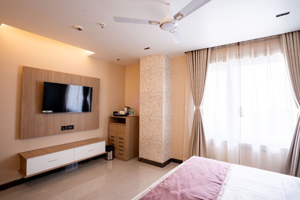 Hotel Lucky India 6/25