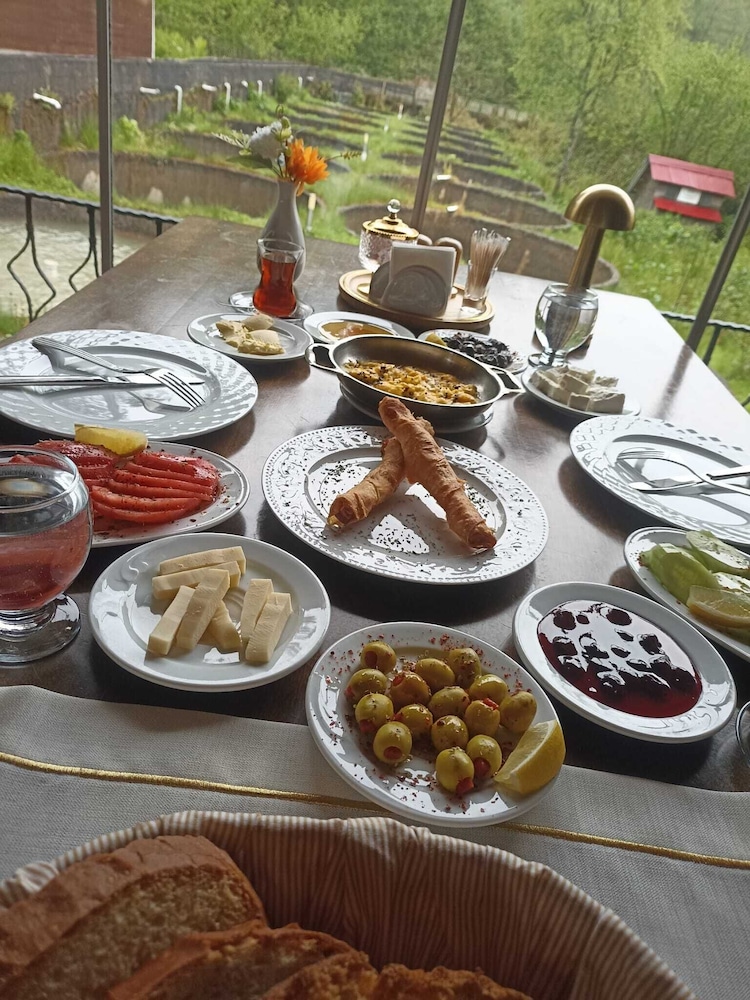 Pinar Kir Evi 30/48