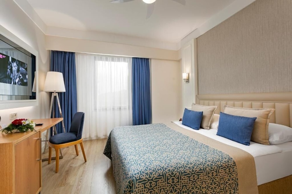 PRESIDENTIAL, SUITE