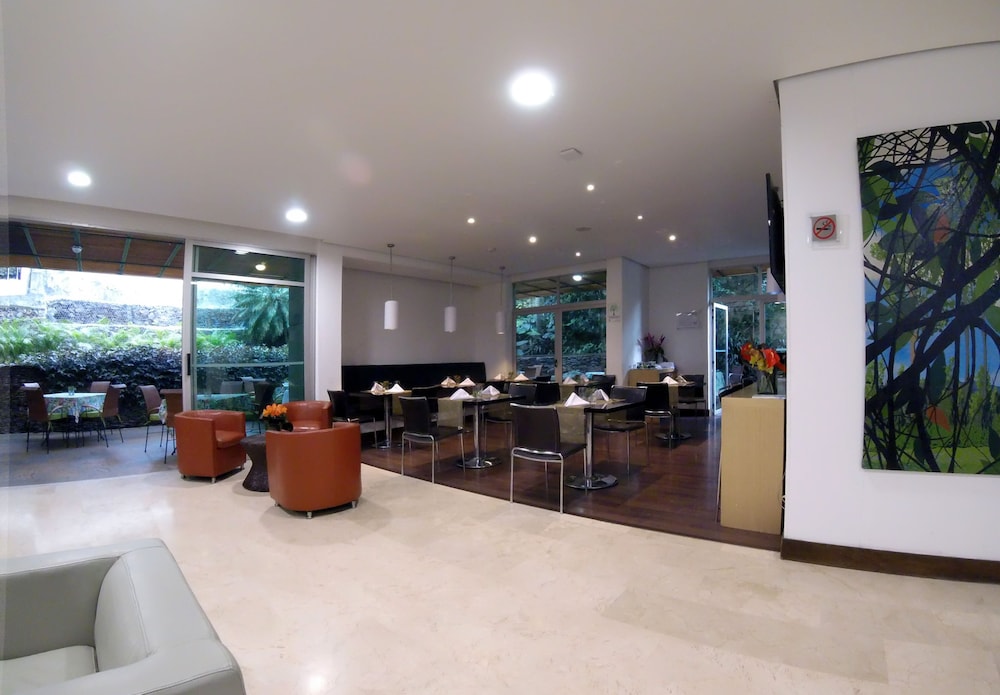 Hotel Poblado Alejandria 7/66