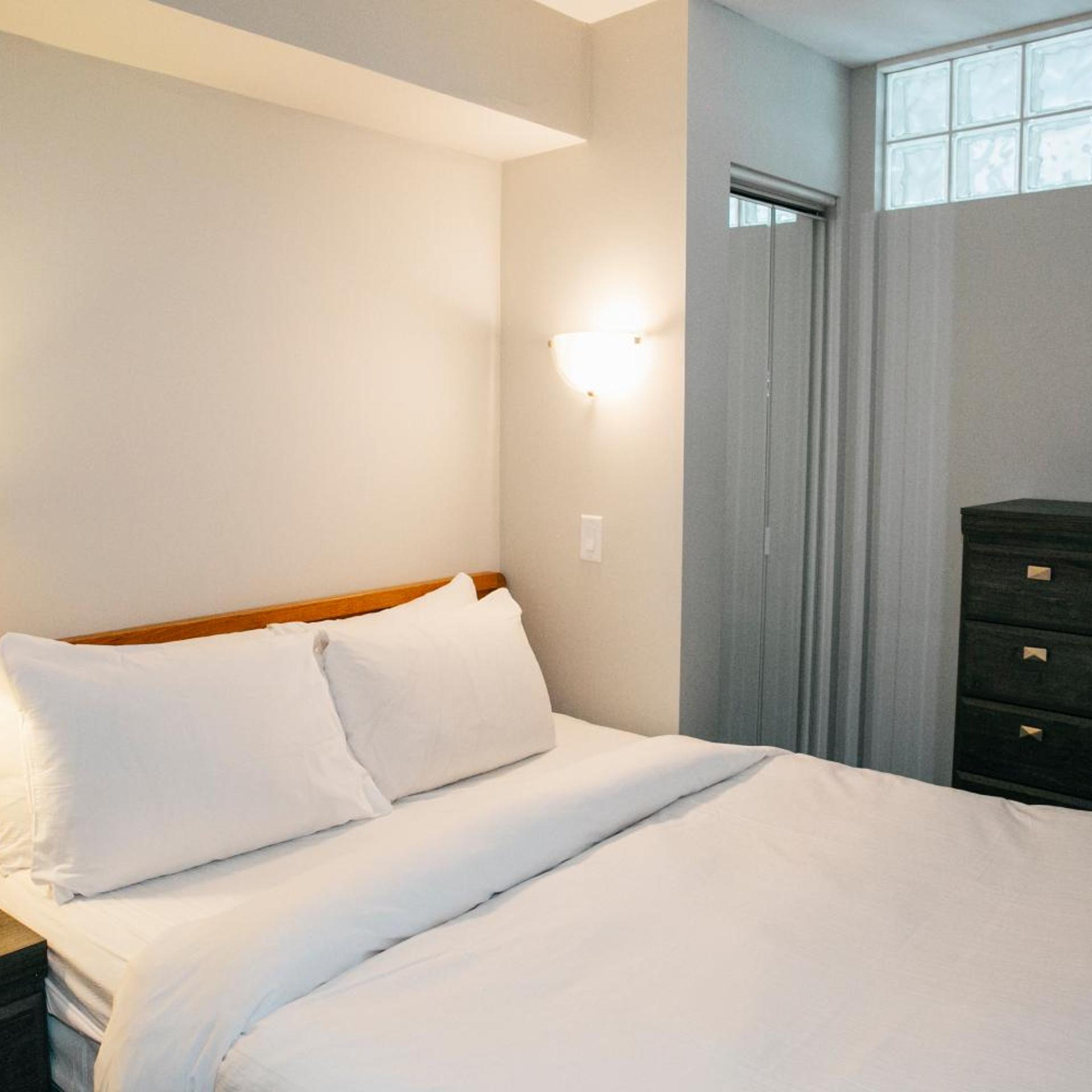 2 Bedrooms, Silver, Suite