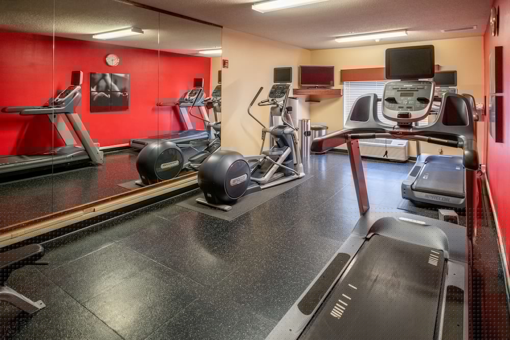 Country Inn and Suites By Radisson Charleston South WV 18/46