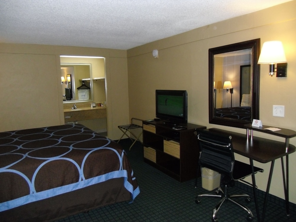 Super 8 By Wyndham Lantana West Palm Beach 20/34