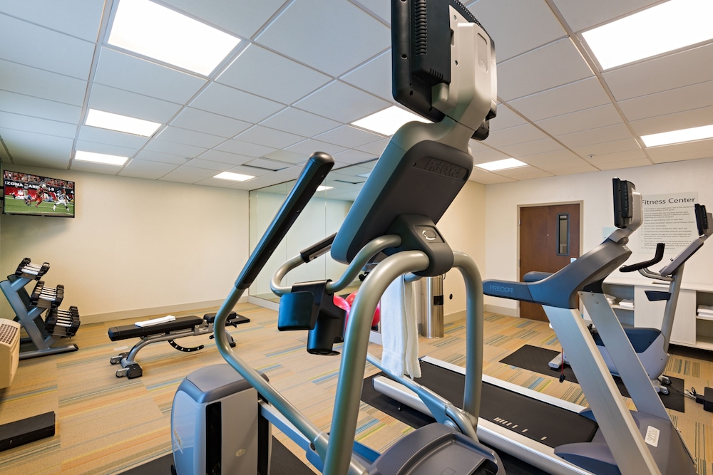 Holiday Inn Express Hotel Suites Peoria North Glendale 34/60