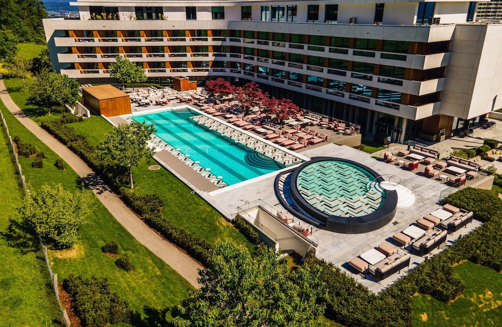 FIVE Zurich Hotel 58/64