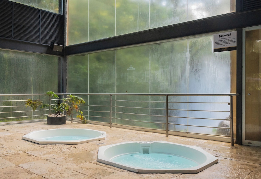 Hotel Mision Grand Valle De Bravo 25/50