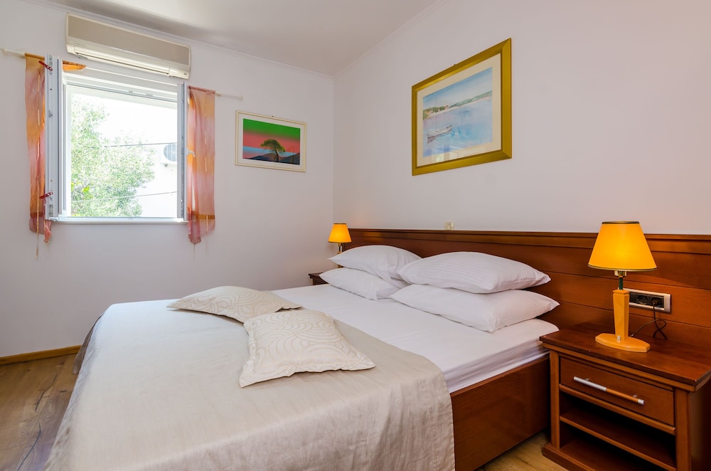 Apartments & Rooms V&M 7/50