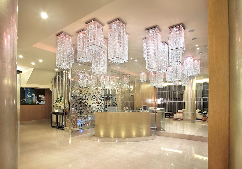 THE CRYSTAL RESORT SUN MOON LAKE 5/50