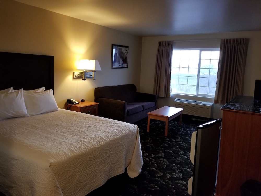 Grand View Inn And Suites 18/65