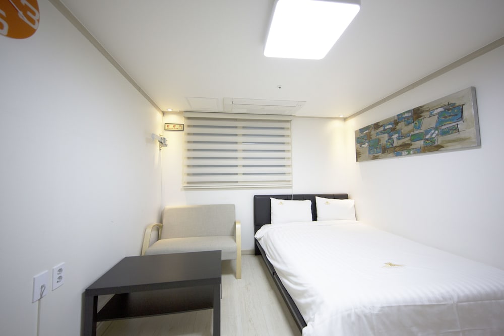 Inn-The City Business Hotel 12/53