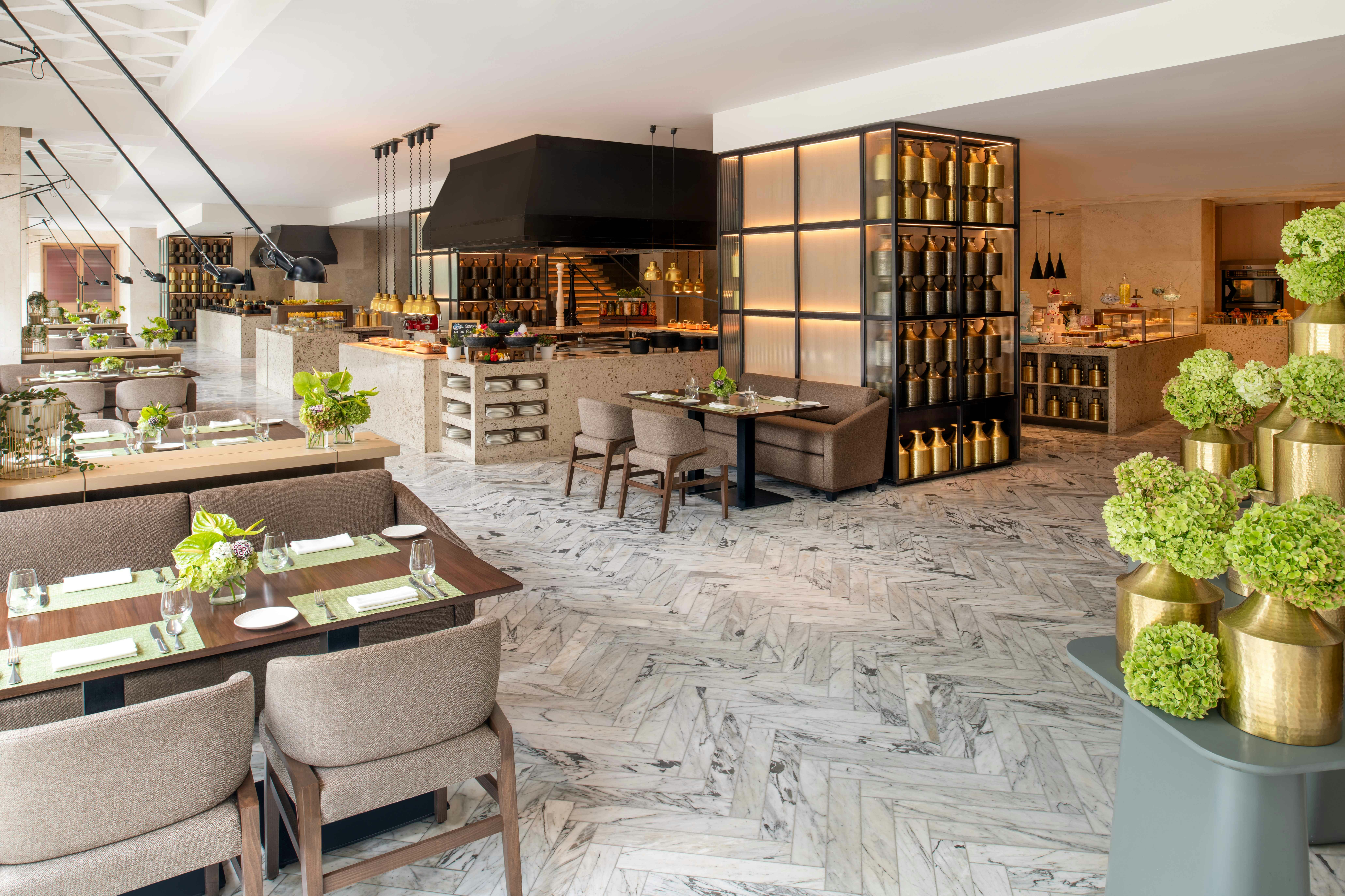 Four Seasons Hotel Bengaluru At Embassy One 45/75