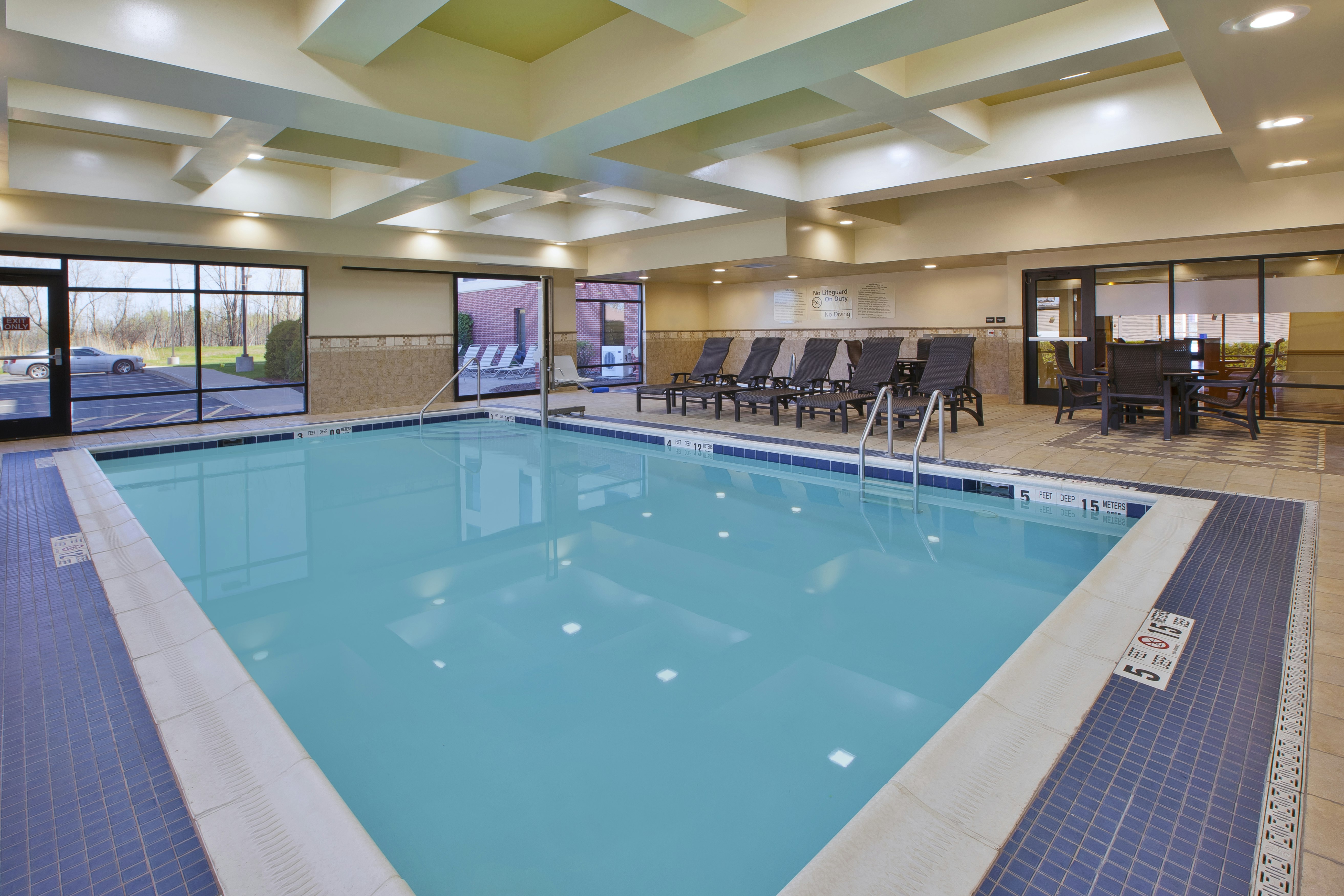 Hampton Inn Suites Plattsburgh 29/47