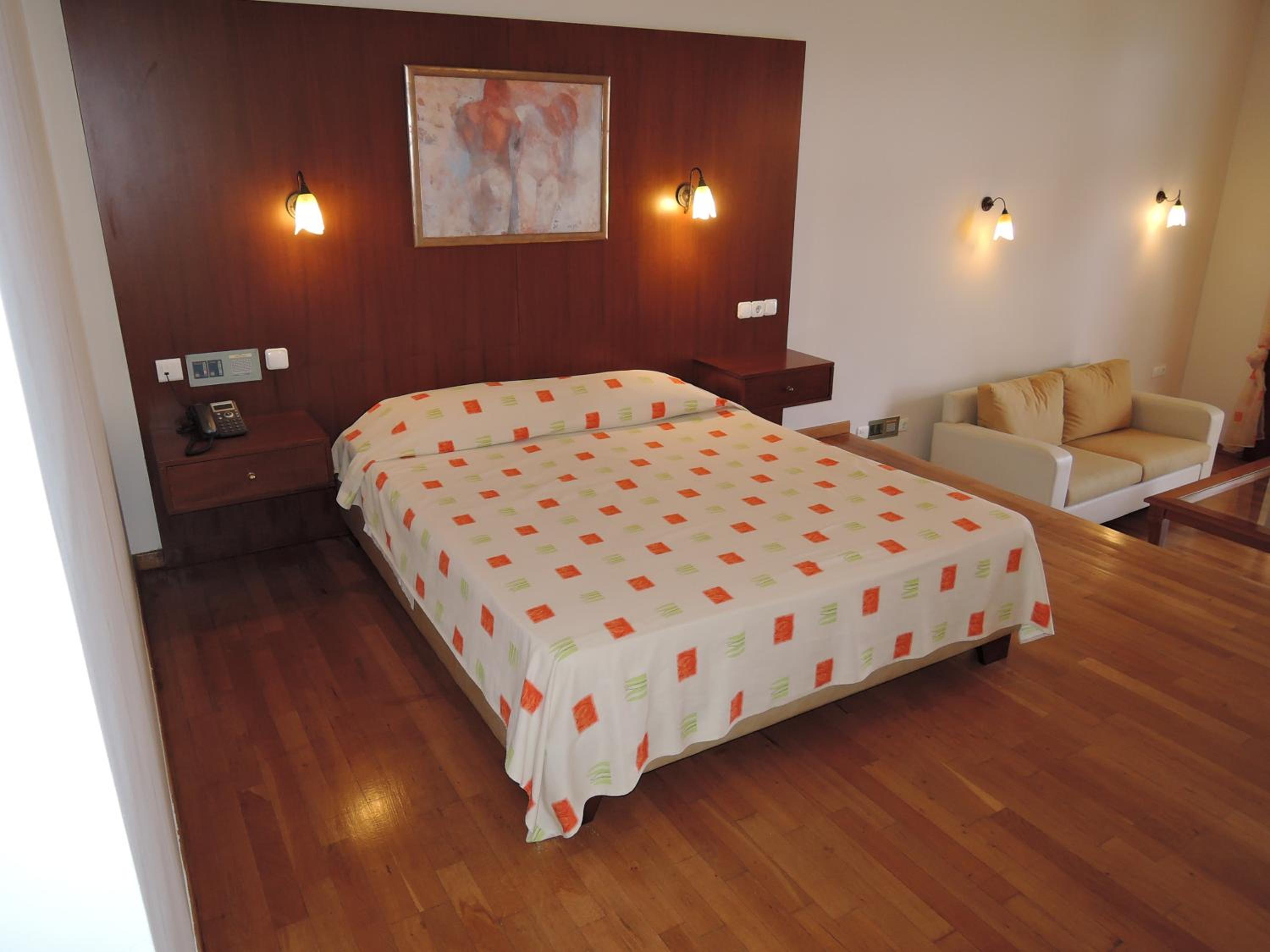 Junior Suite, Inland View