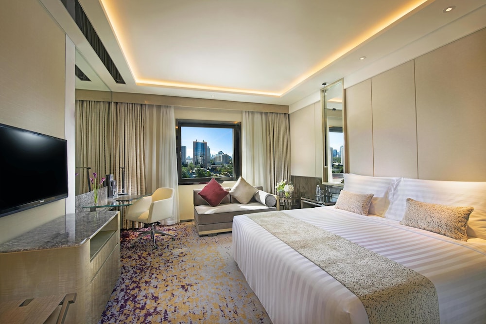 Executive, Single, King Bed, River View