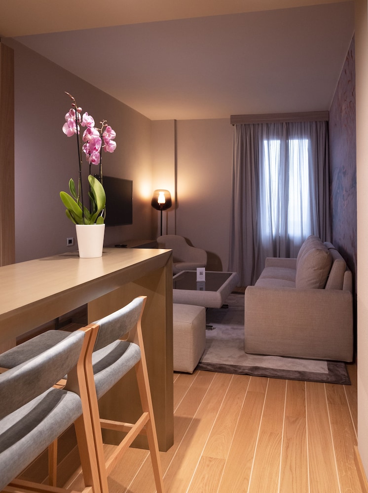 Miramare Suites 28/42