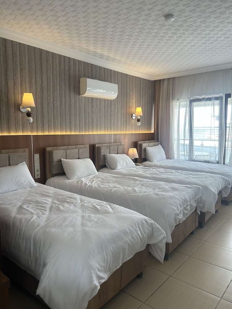 Stella Hotel 13/34