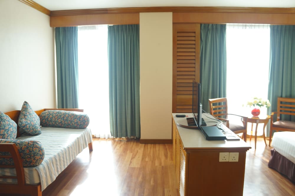 Sabah Oriental Hotel 26/69