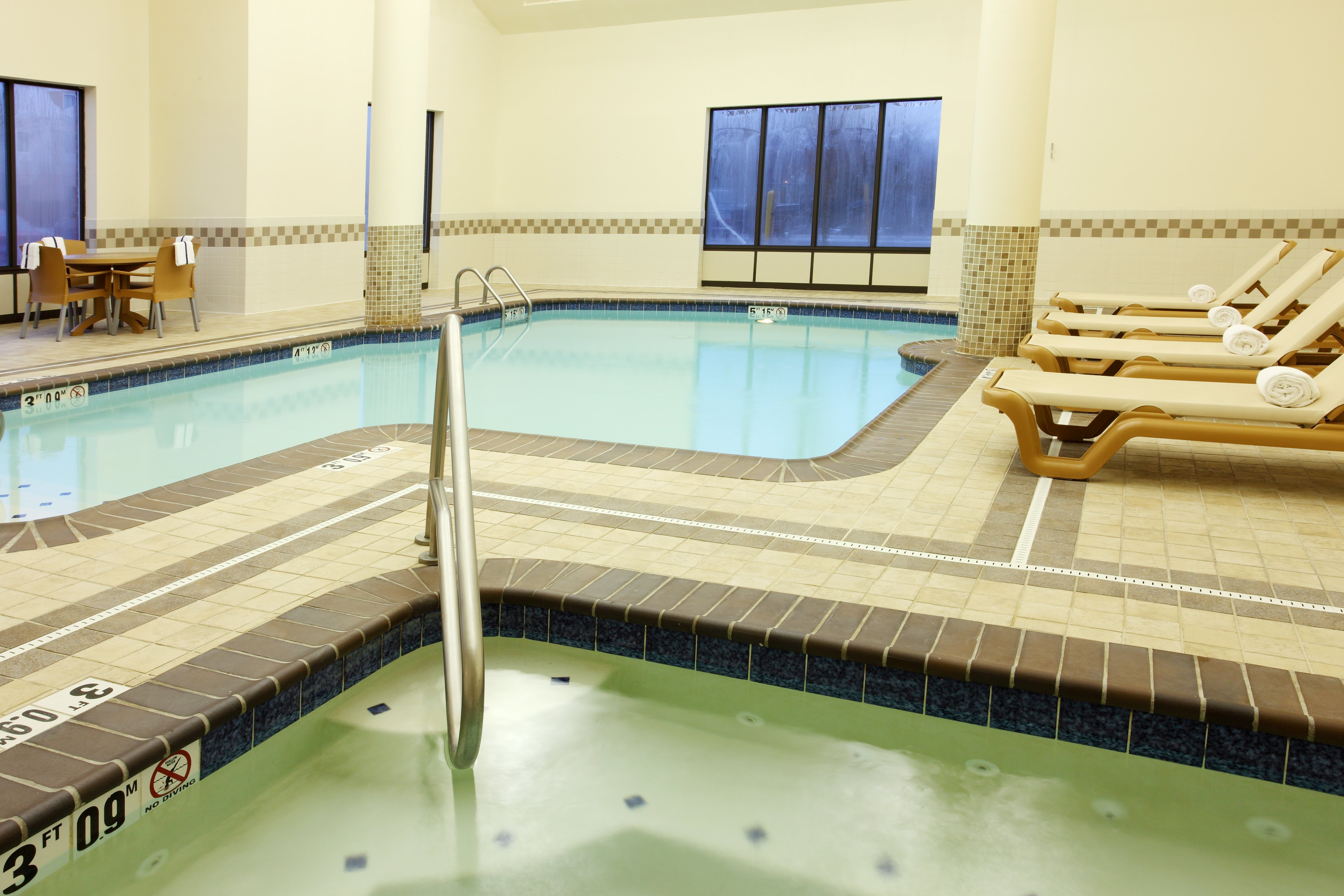 Holiday Inn Express Hotel Suites Columbus Univ Area Osu 32/62