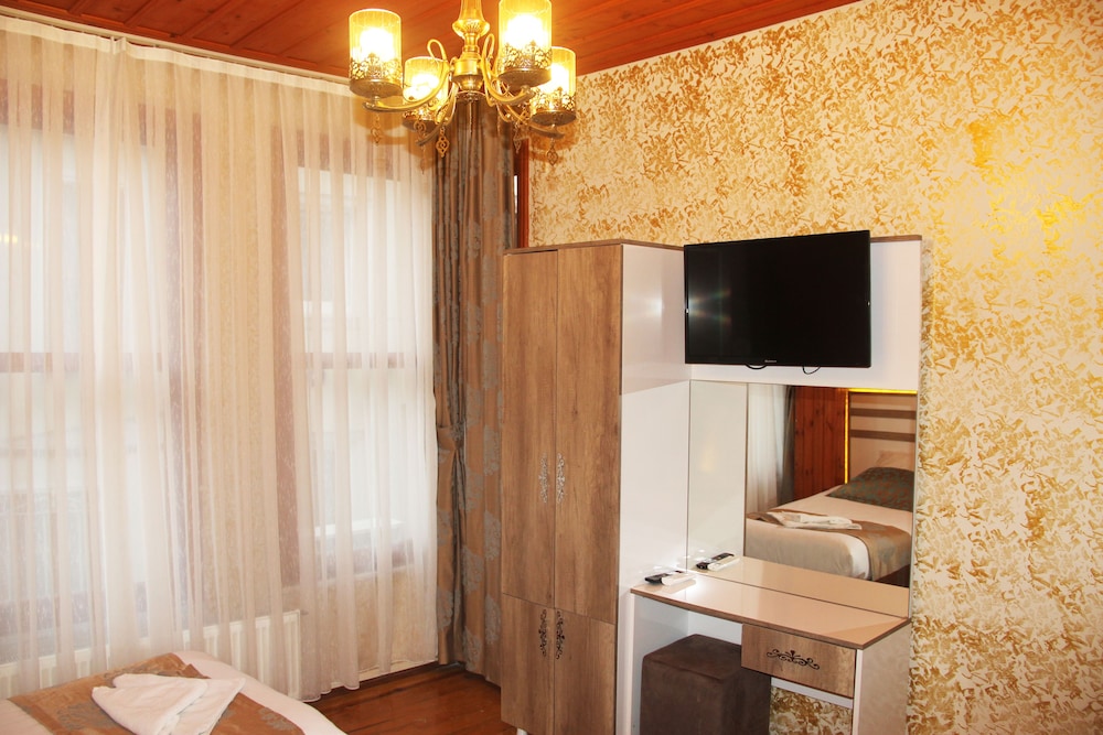 Theodian Hotel 64/74